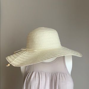 Floppy hat